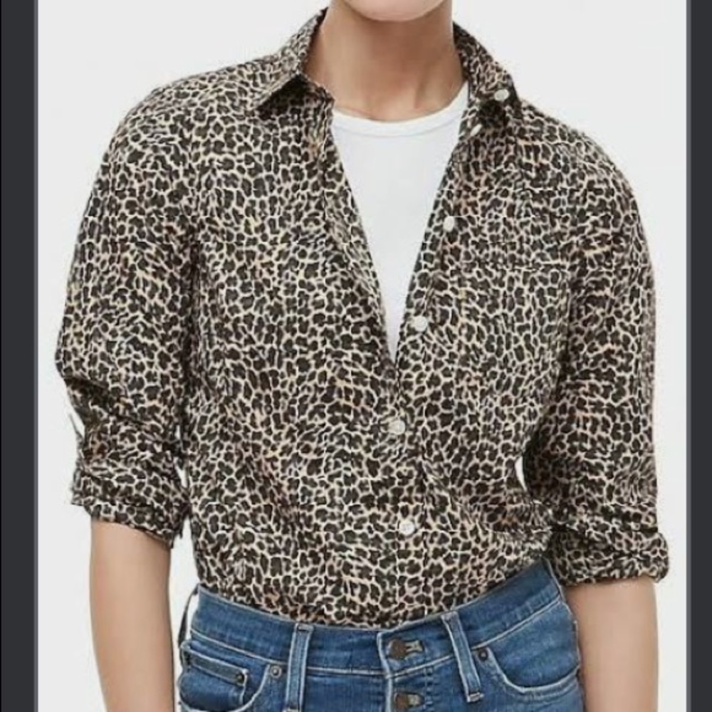 J.Crew Button-up leopard shirt in signature fit - Picture 3 of 11